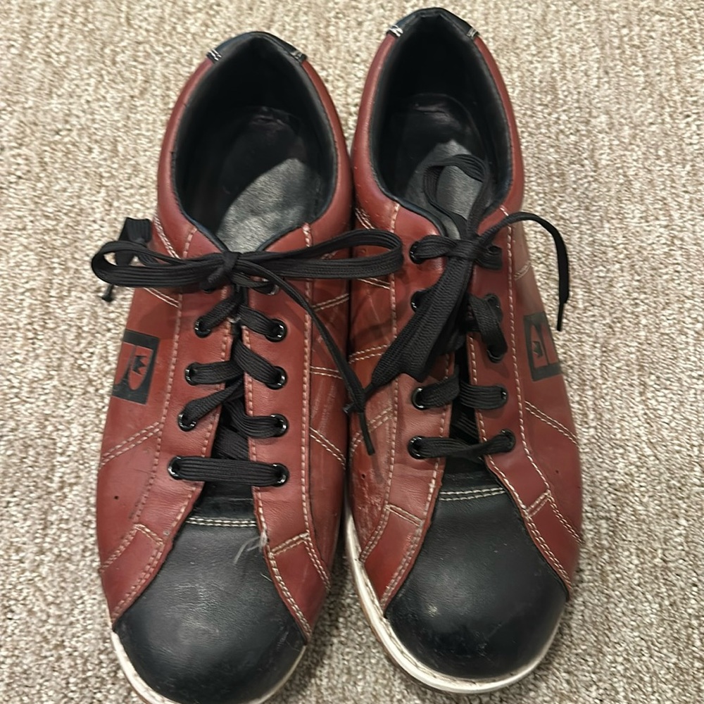 Men’s bowling shoes size 11/12